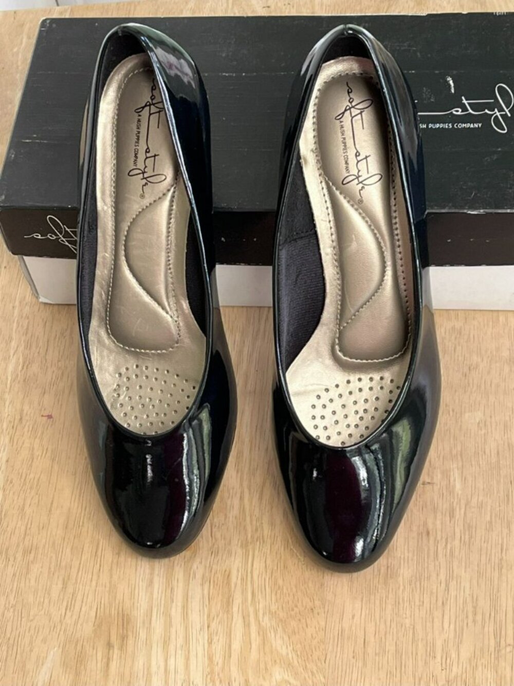 Hush Puppies Soft Style Angel II Pumps Womens 6 1/2EW Black Faux Patent Leather